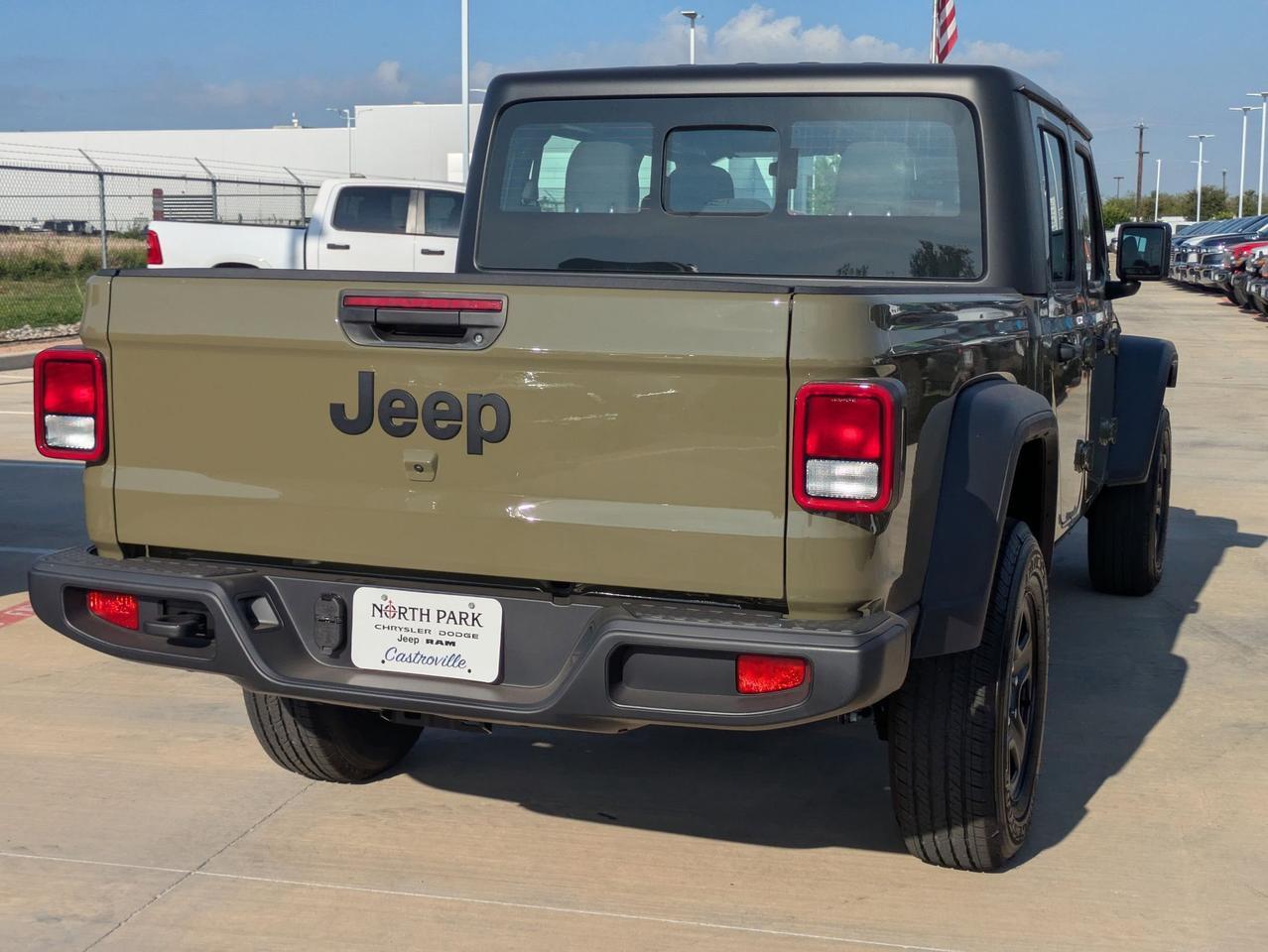 2025 Jeep Gladiator Sport