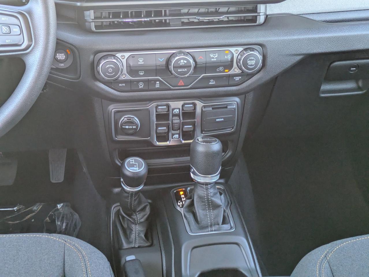 2025 Jeep Gladiator Sport Castroville TX