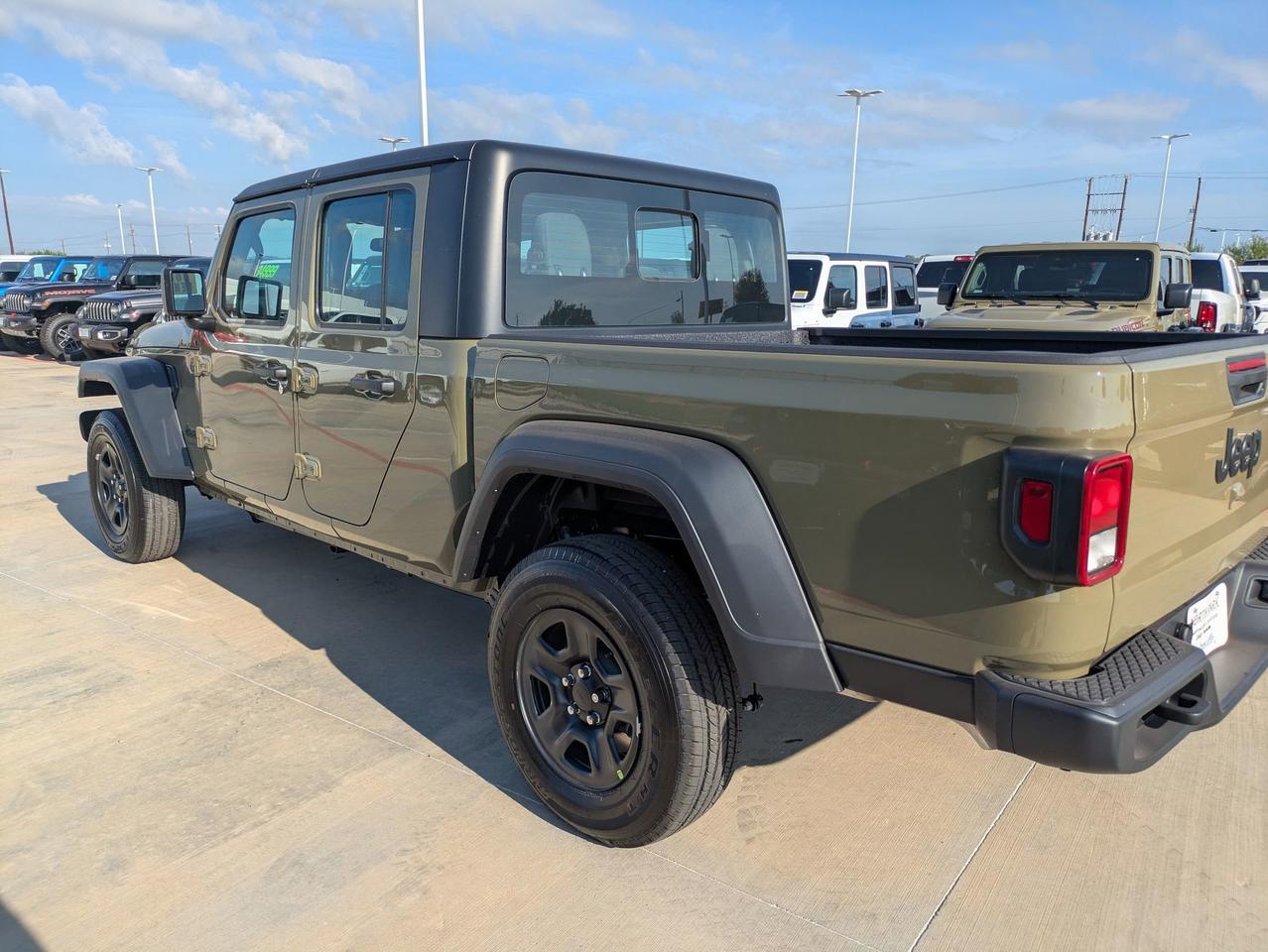 2025 Jeep Gladiator Sport Castroville TX