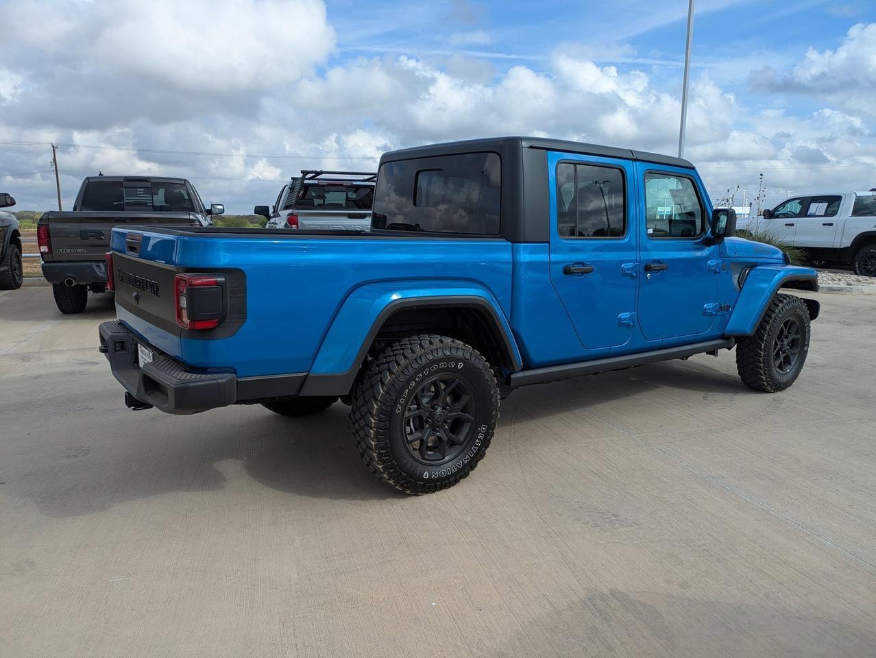2025 Jeep Gladiator Willys