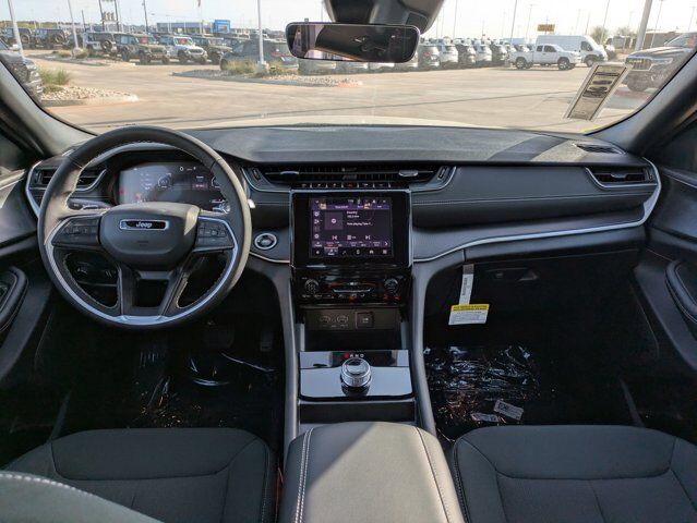 2025 Jeep Grand Cherokee Castroville TX