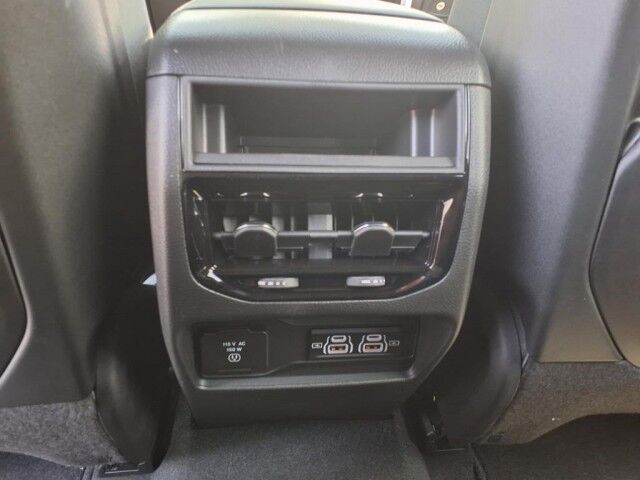 2025 Jeep Grand Cherokee Altitude Burnet TX