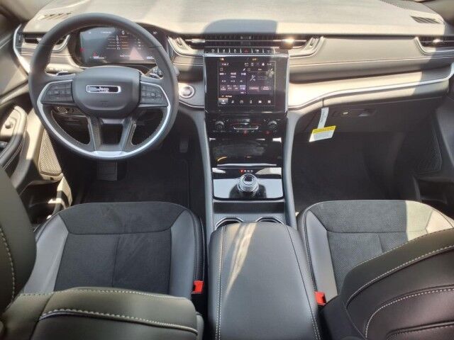 2025 Jeep Grand Cherokee Altitude Burnet TX