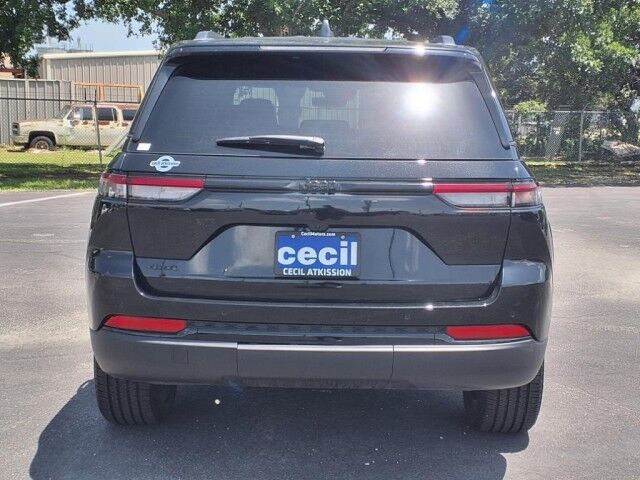 2025 Jeep Grand Cherokee Altitude Burnet TX