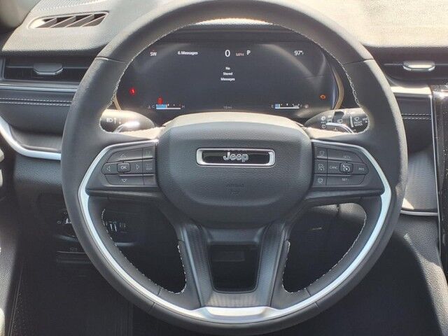 2025 Jeep Grand Cherokee Altitude Burnet TX