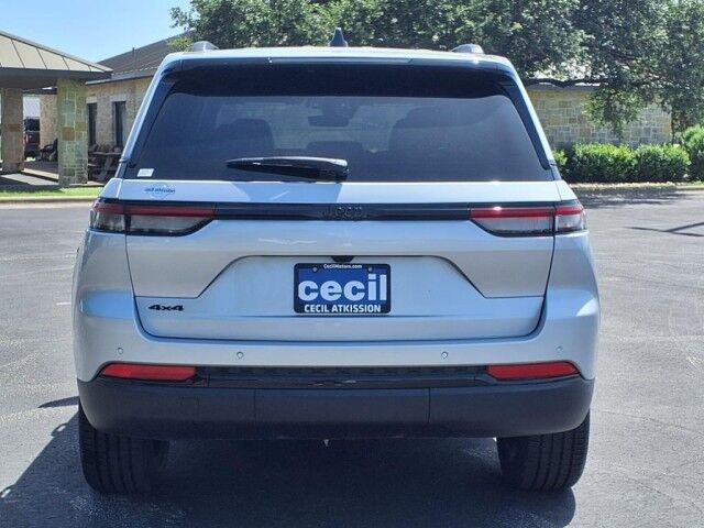 2025 Jeep Grand Cherokee Altitude Burnet TX