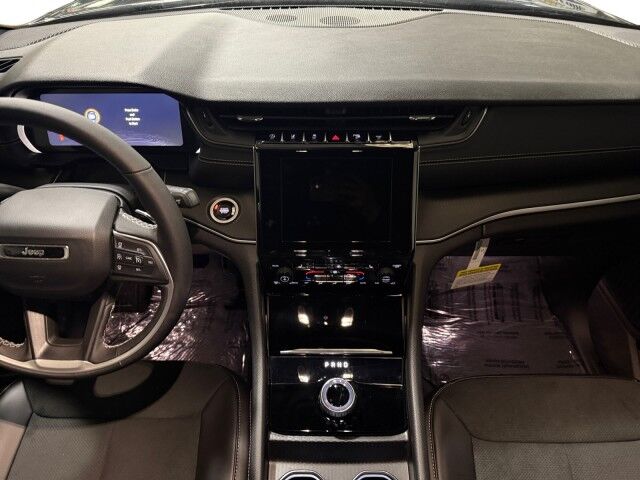 2025 Jeep Grand Cherokee Altitude Burnet TX