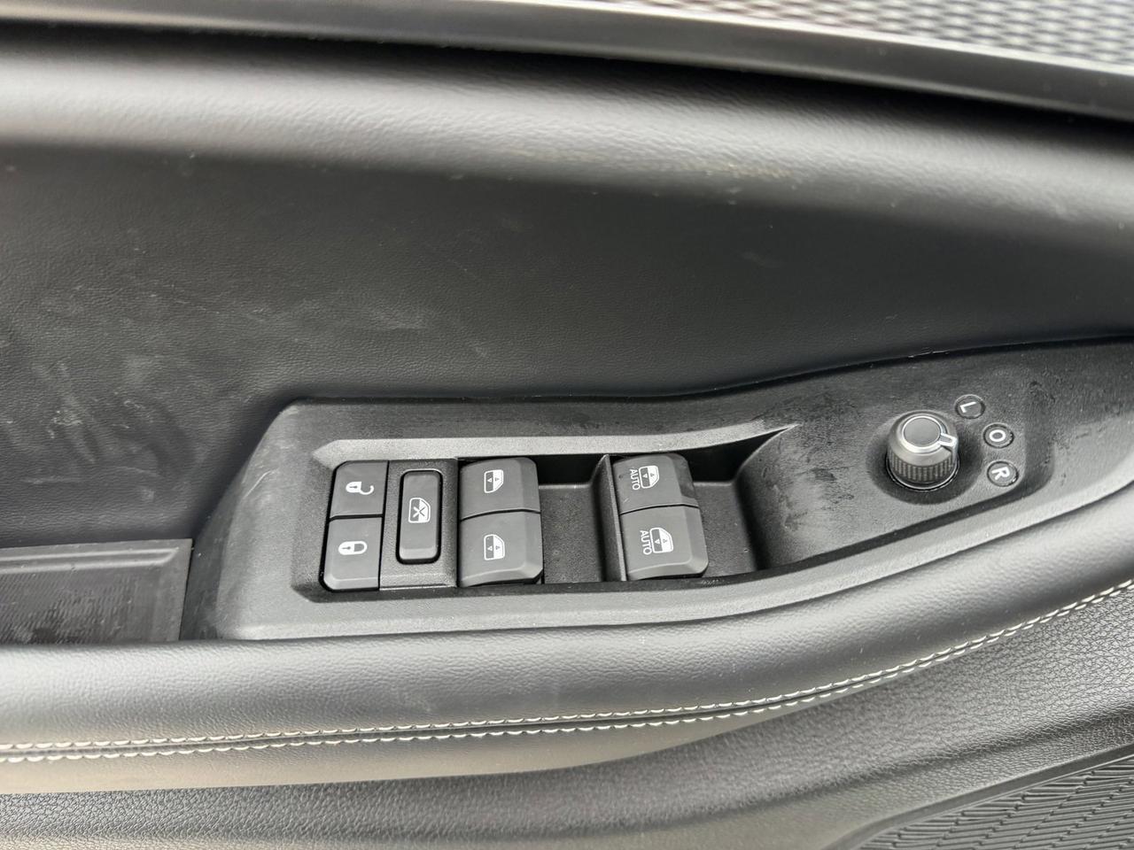 2025 Jeep Grand Cherokee Altitude 4x4 | V6 | Sunroof | 5 Passenger | Heated Seats | Power Liftgate Redwater AB