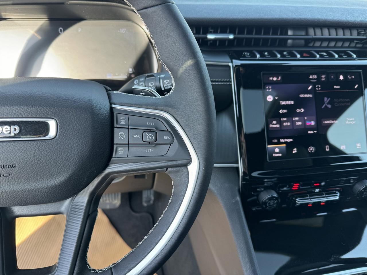 2025 Jeep Grand Cherokee Altitude 4x4 | V6 | Sunroof | Power Liftgate | Tow Package I Heated Seats Redwater AB
