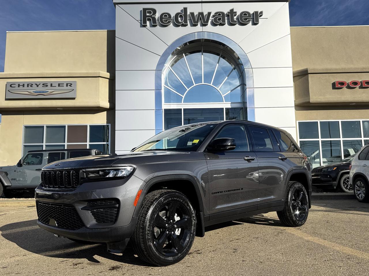 2025 Jeep Grand Cherokee Altitude Laredo 4x4 | V6 | Leather | Sunroof | Heated Seats | 5 Passenger