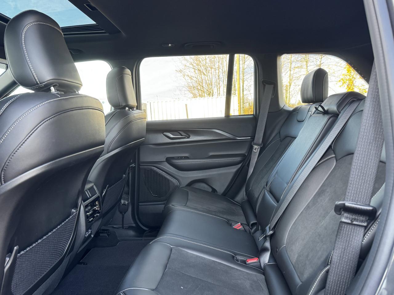 2025 Jeep Grand Cherokee Altitude Laredo 4x4 | V6 | Leather | Sunroof | Heated Seats | 5 Passenger Redwater AB