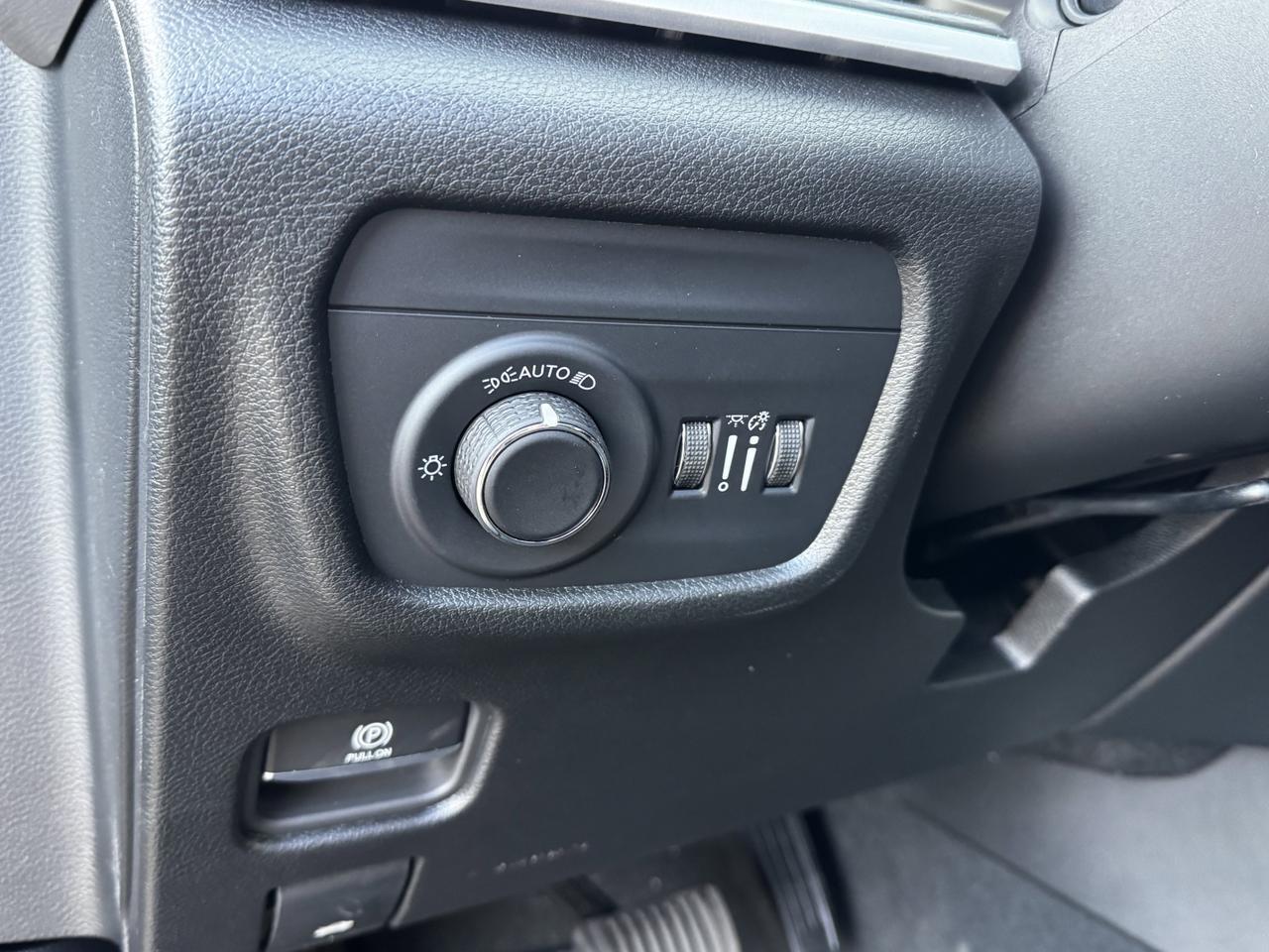 2025 Jeep Grand Cherokee Altitude Laredo 4x4 | V6 | Leather | Sunroof | Heated Seats | 5 Passenger Redwater AB