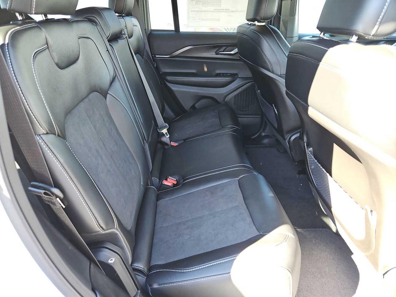 2025 Jeep Grand Cherokee Altitude Irving TX