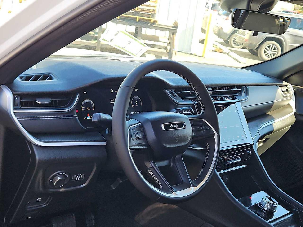 2025 Jeep Grand Cherokee Altitude Irving TX