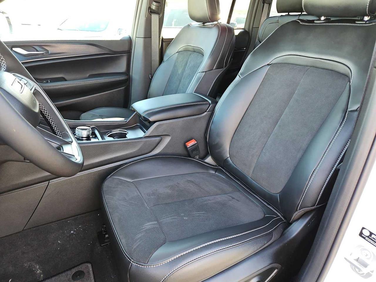 2025 Jeep Grand Cherokee Altitude Irving TX