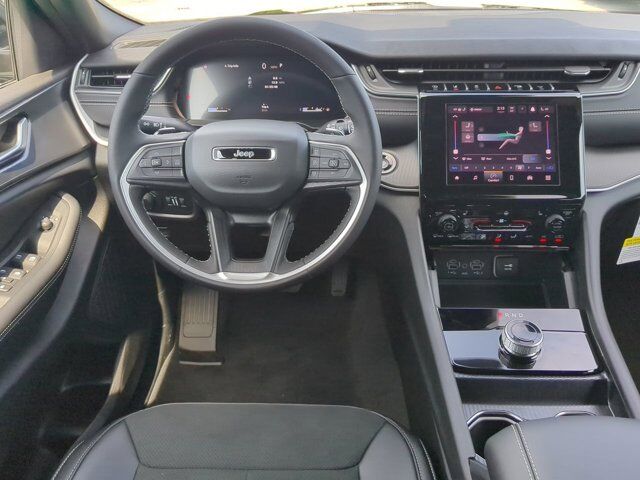 2025 Jeep Grand Cherokee Altitude X Appleton WI