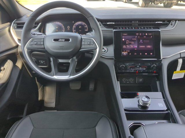 2025 Jeep Grand Cherokee Altitude X Appleton WI