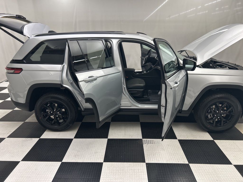 2025 Jeep Grand Cherokee Altitude X Portland OR