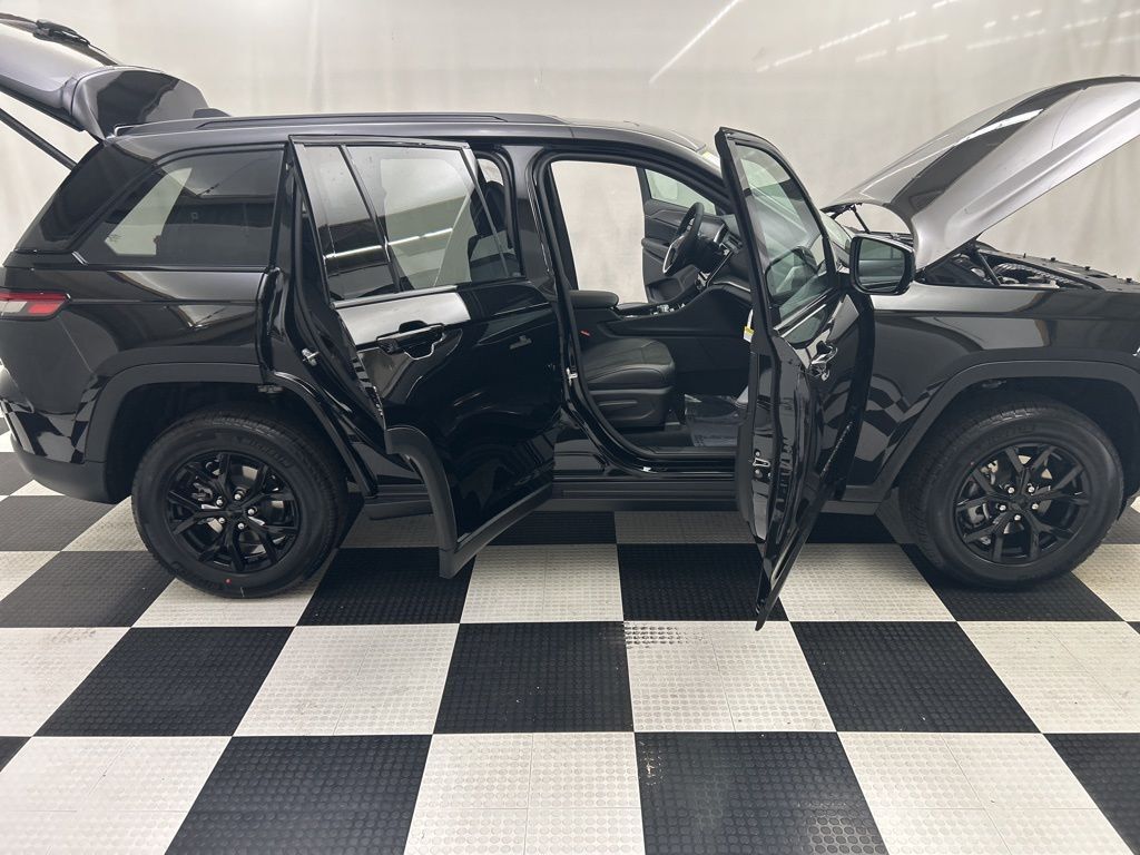 2025 Jeep Grand Cherokee Altitude X Portland OR