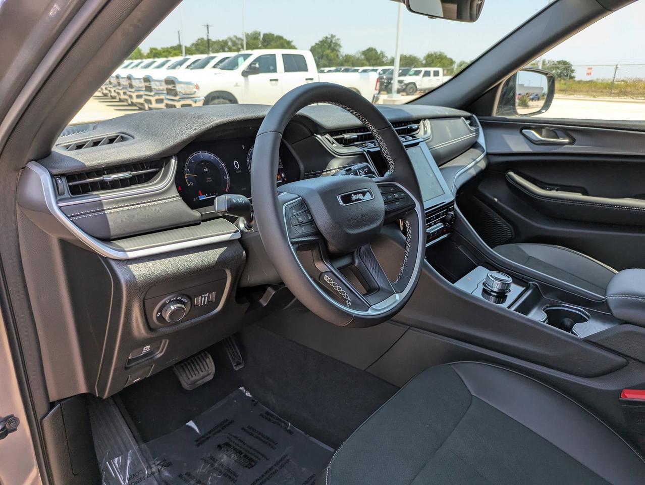 2025 Jeep Grand Cherokee Altitude X Castroville TX