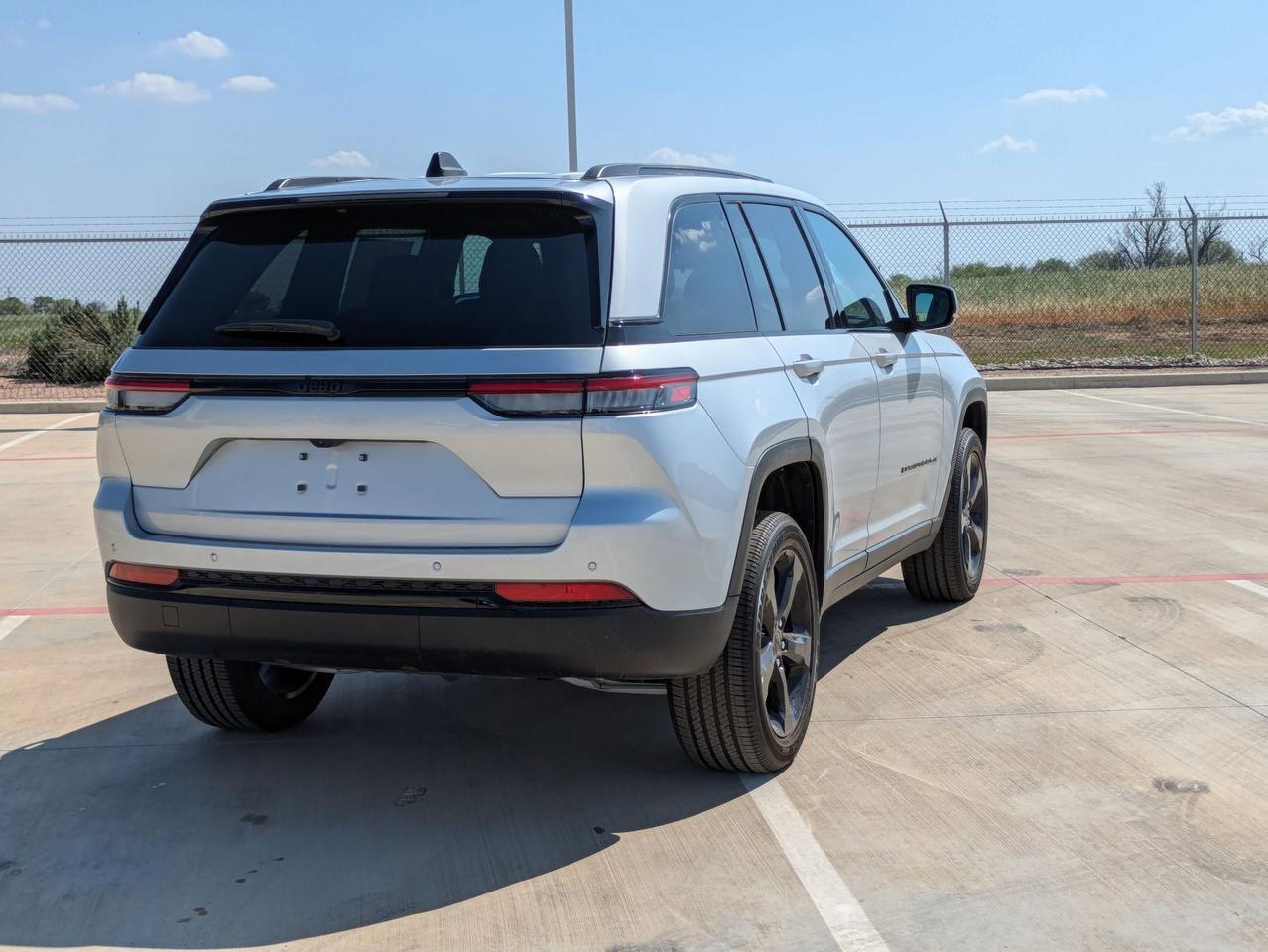 2025 Jeep Grand Cherokee Altitude X