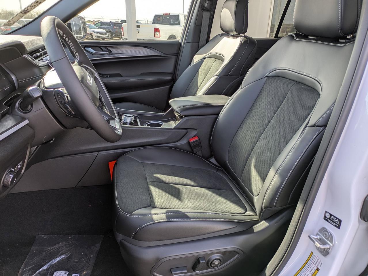 2025 Jeep Grand Cherokee Altitude X Castroville TX