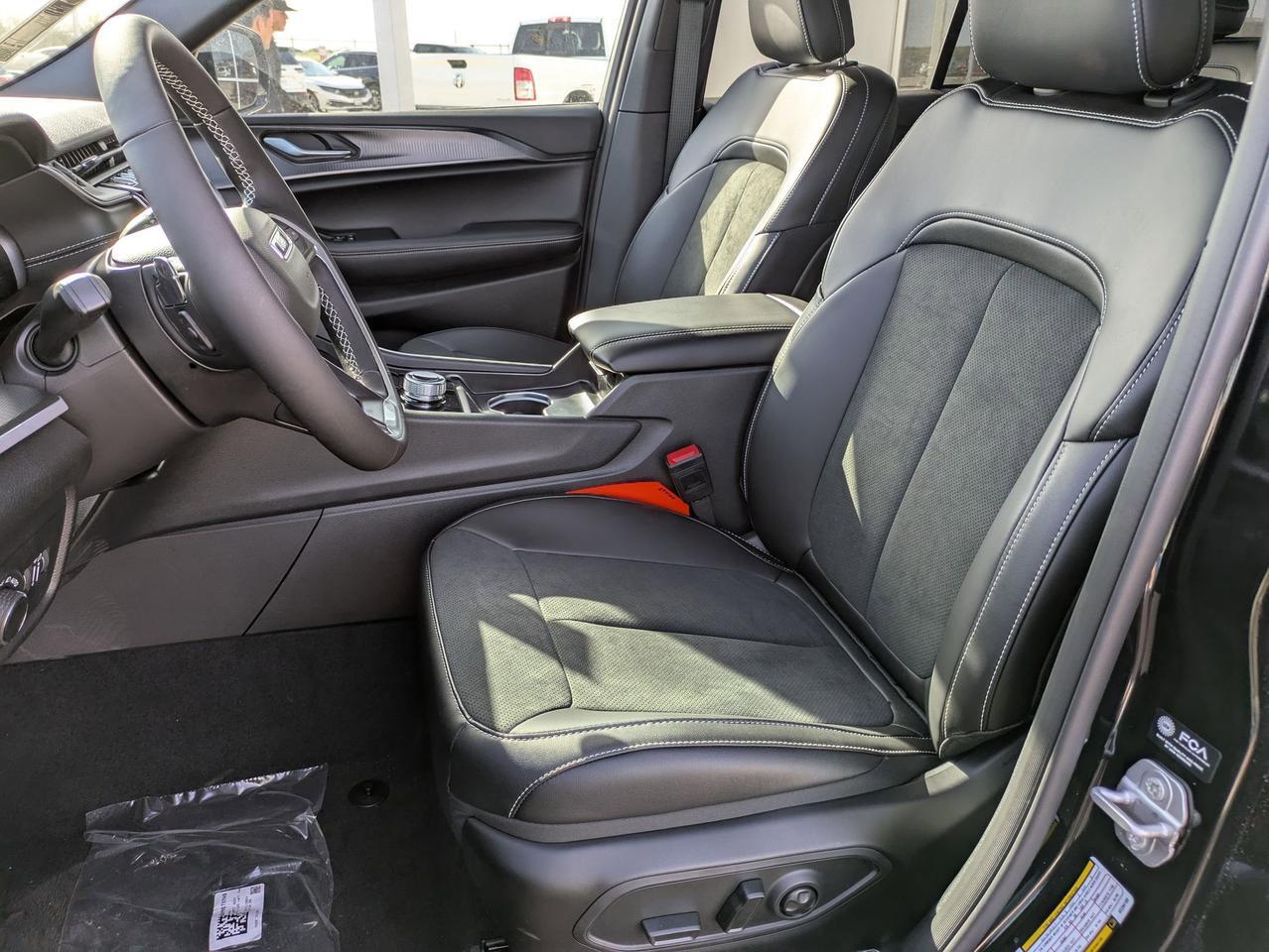 2025 Jeep Grand Cherokee Altitude X Castroville TX