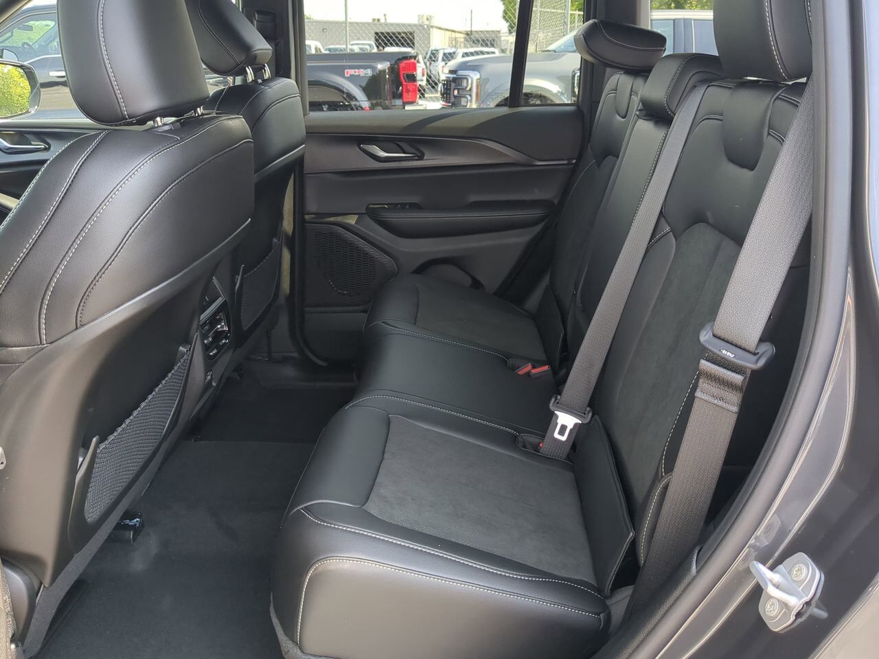 2025 Jeep Grand Cherokee Altitude X Winder GA