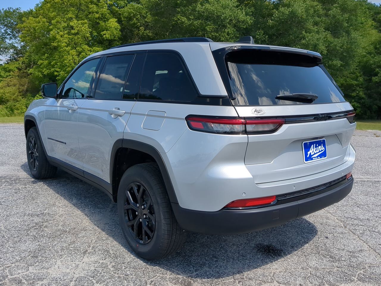 2025 Jeep Grand Cherokee Altitude X Winder GA