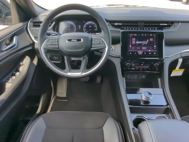 2025 Jeep Grand Cherokee Altitude X Winder GA