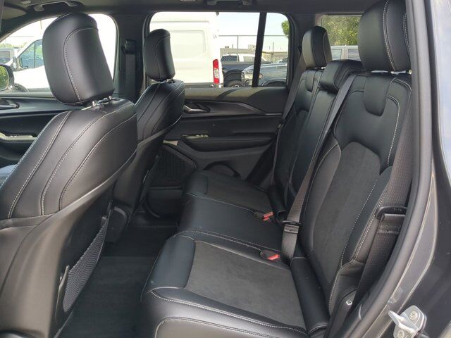 2025 Jeep Grand Cherokee Altitude X Winder GA