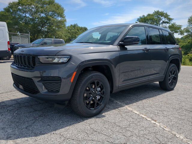 2025 Jeep Grand Cherokee Altitude X Winder GA