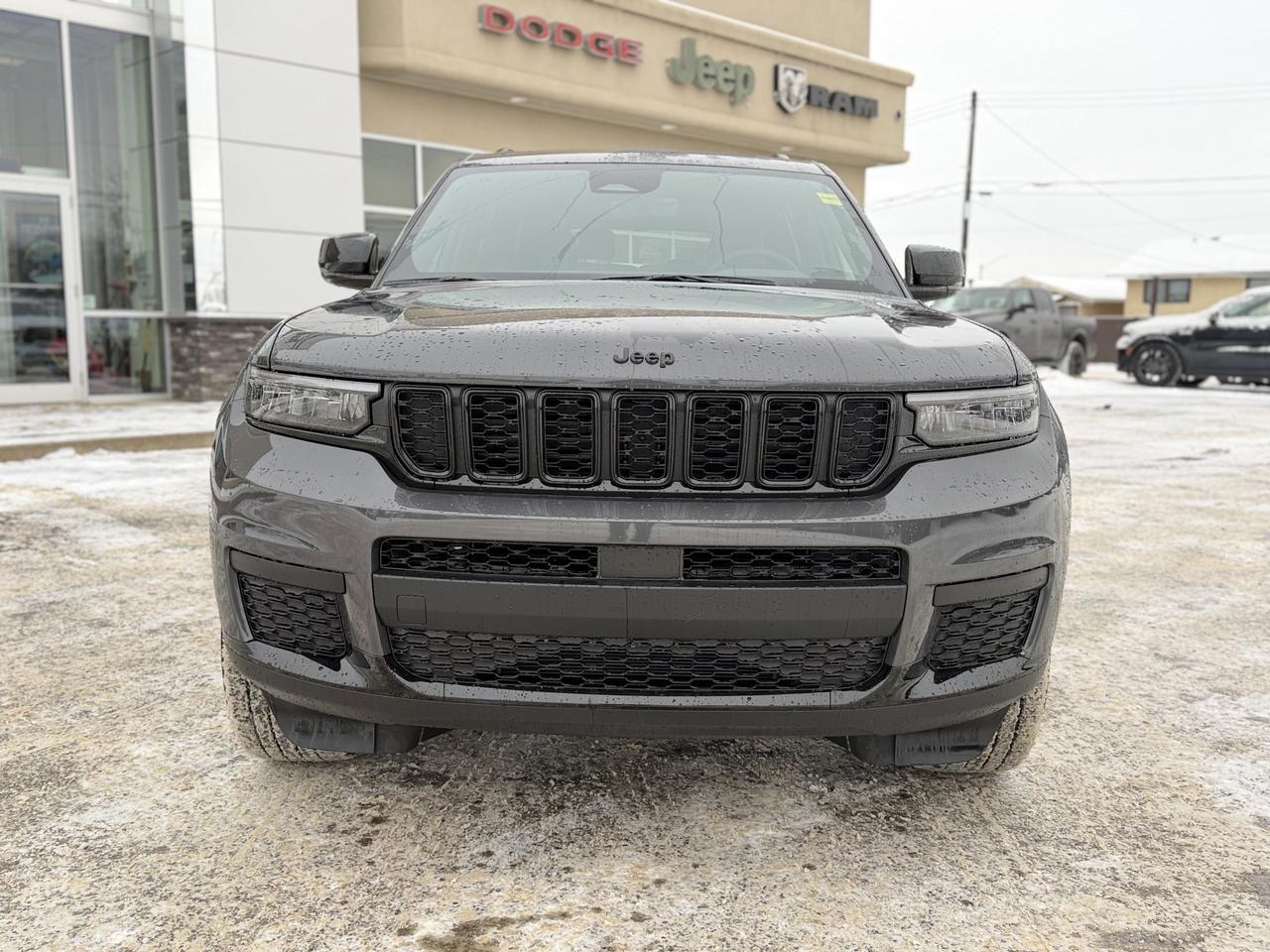 2025 Jeep Grand Cherokee L Altitude 4x4 | V6 | Sunroof | Power Liftgate | Remote Start Redwater AB