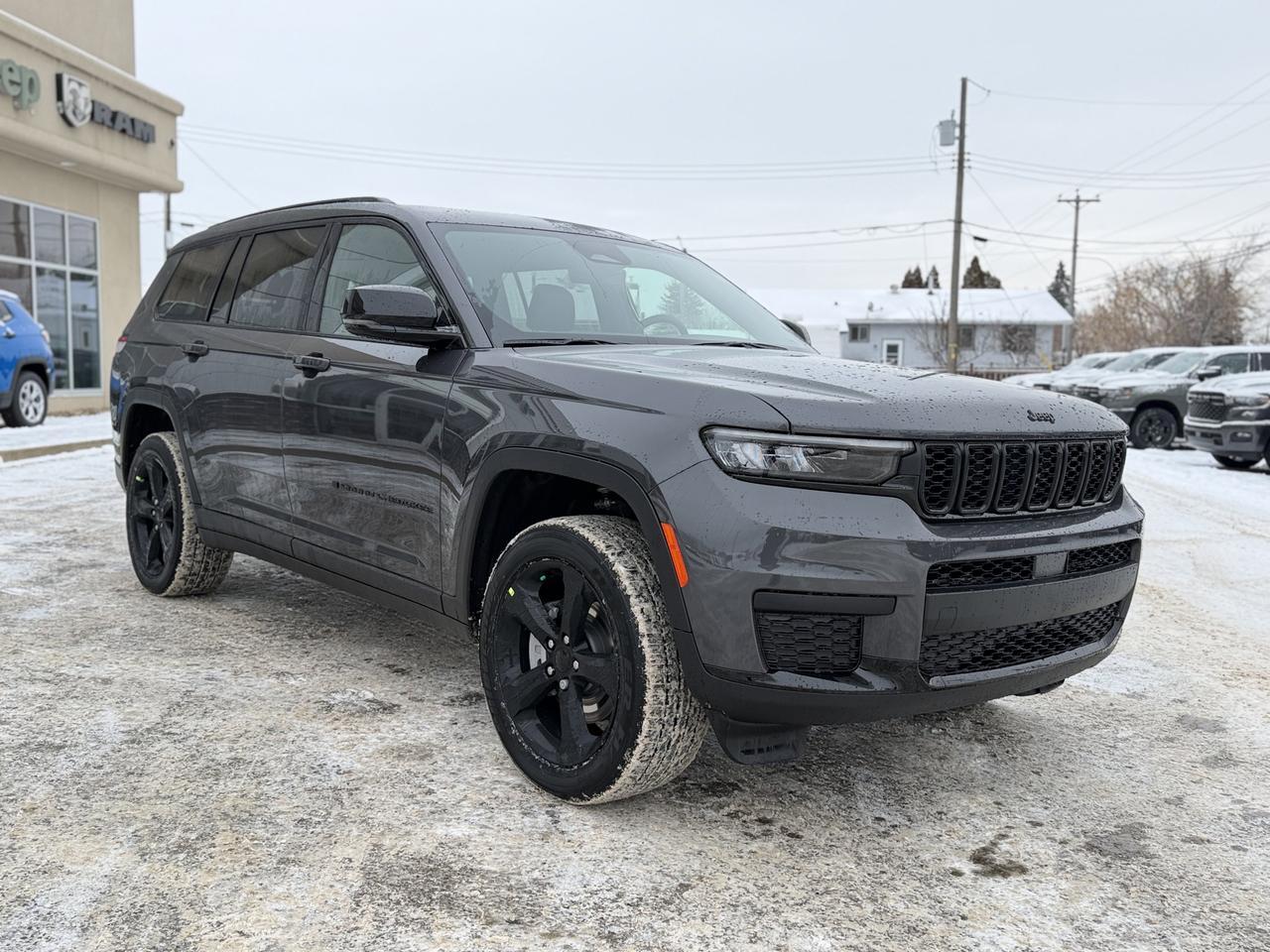 2025 Jeep Grand Cherokee L Altitude 4x4 | V6 | Sunroof | Power Liftgate | Remote Start Redwater AB