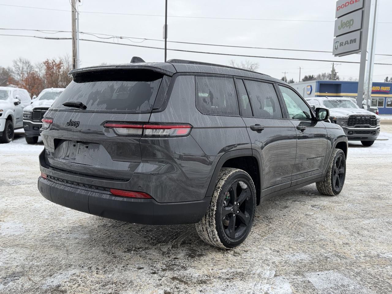 2025 Jeep Grand Cherokee L Altitude 4x4 | V6 | Sunroof | Power Liftgate | Remote Start Redwater AB