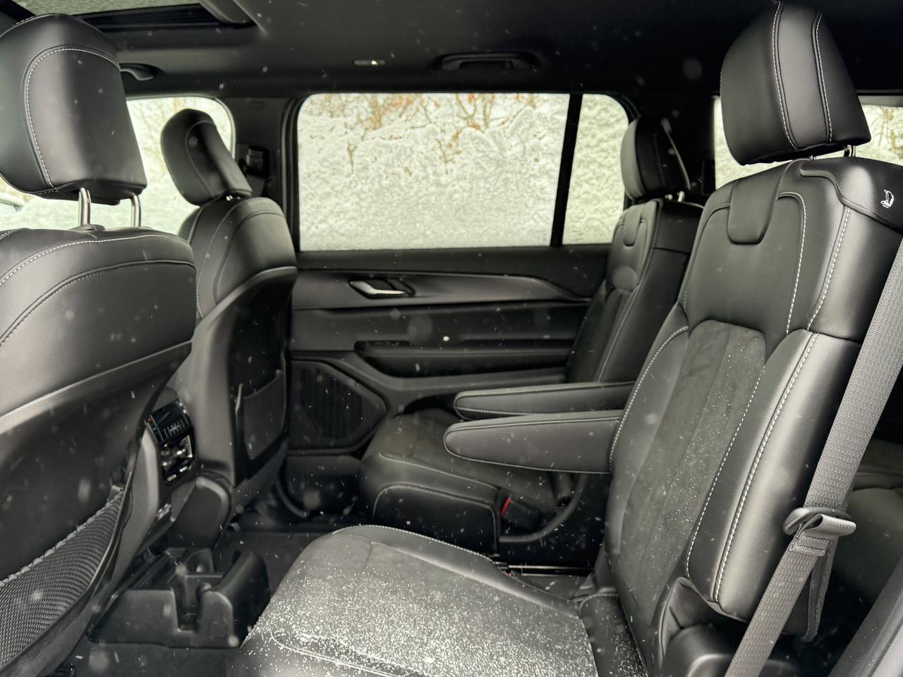 2025 Jeep Grand Cherokee L Altitude 4x4 | V6 | Sunroof | Power Liftgate | Remote Start Redwater AB