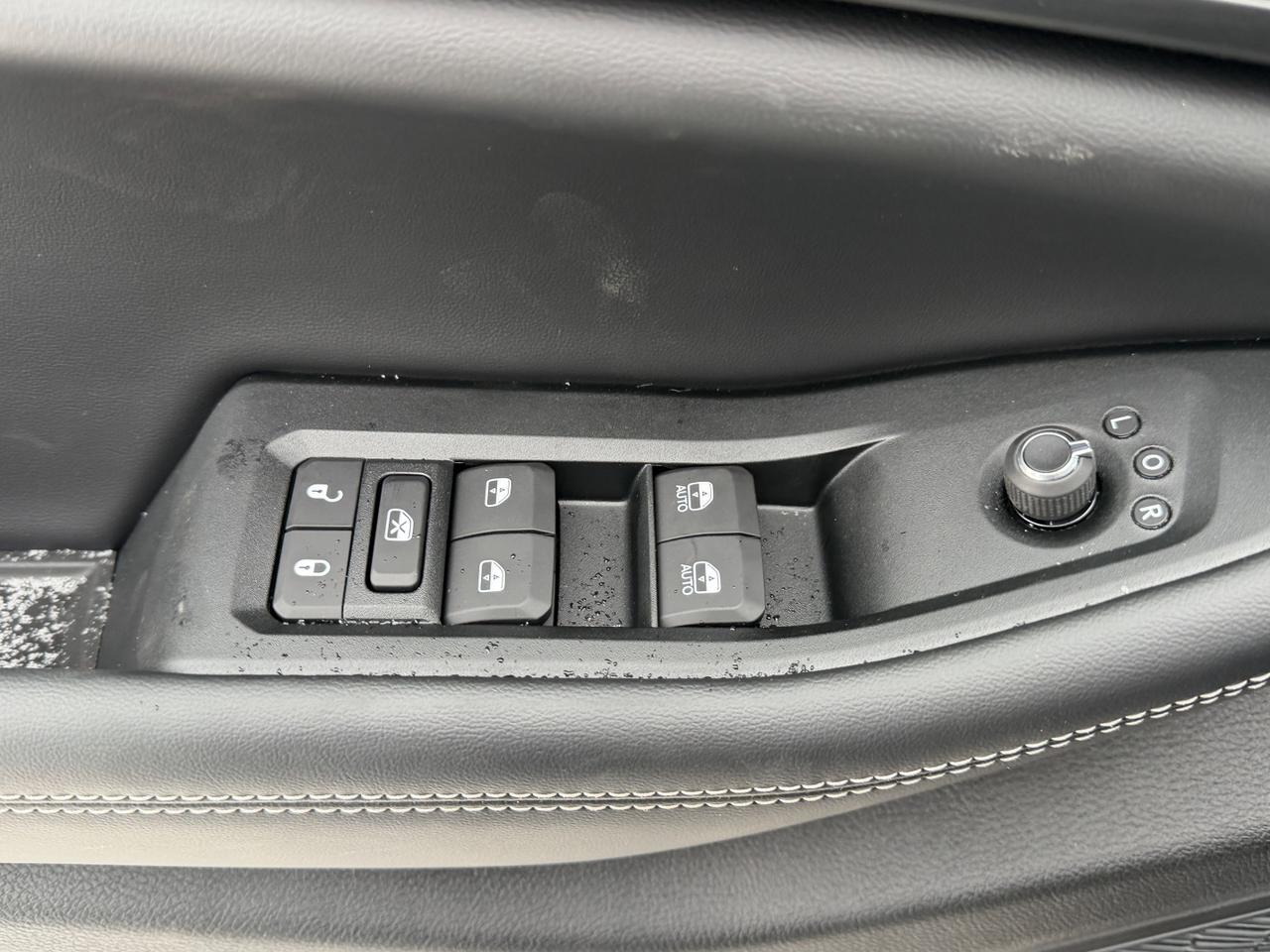 2025 Jeep Grand Cherokee L Altitude 4x4 | V6 | Sunroof | Power Liftgate | Remote Start Redwater AB