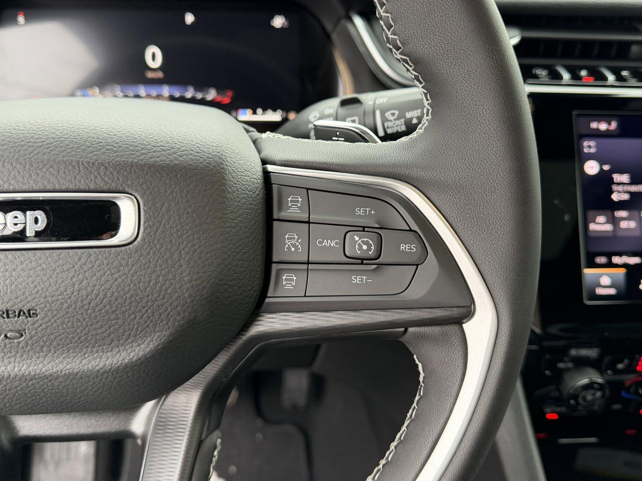 2025 Jeep Grand Cherokee L Altitude 4x4 | V6 | Sunroof | Power Liftgate | Remote Start Redwater AB