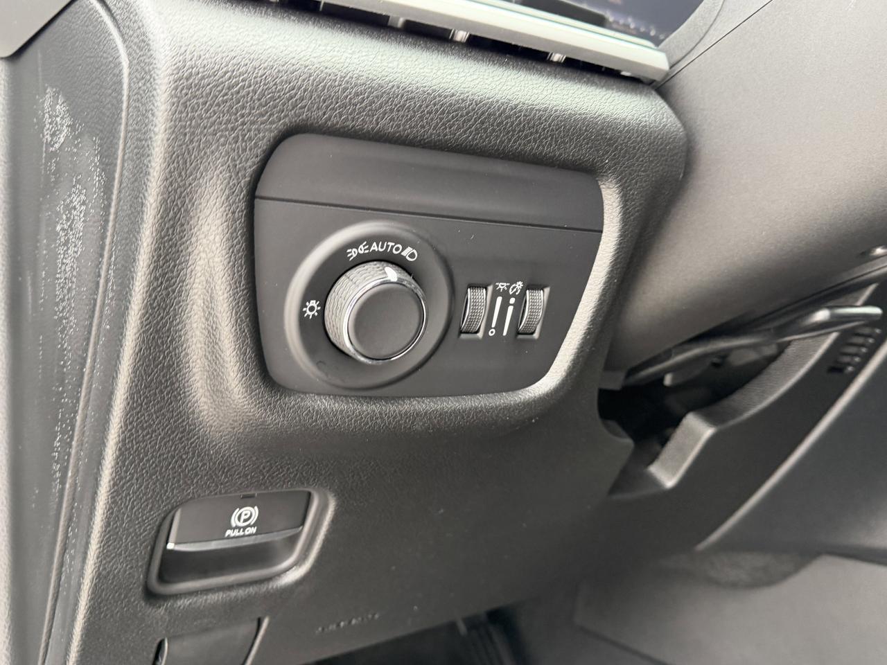 2025 Jeep Grand Cherokee L Altitude 4x4 | V6 | Sunroof | Power Liftgate | Remote Start Redwater AB