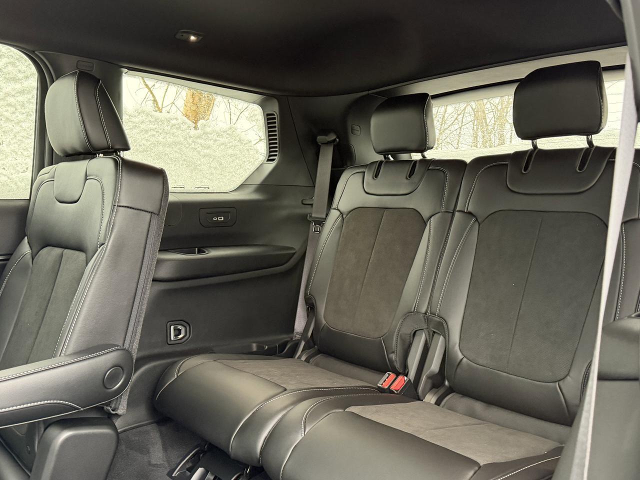 2025 Jeep Grand Cherokee L Altitude 4x4 | V6 | Sunroof | Power Liftgate | Remote Start Redwater AB