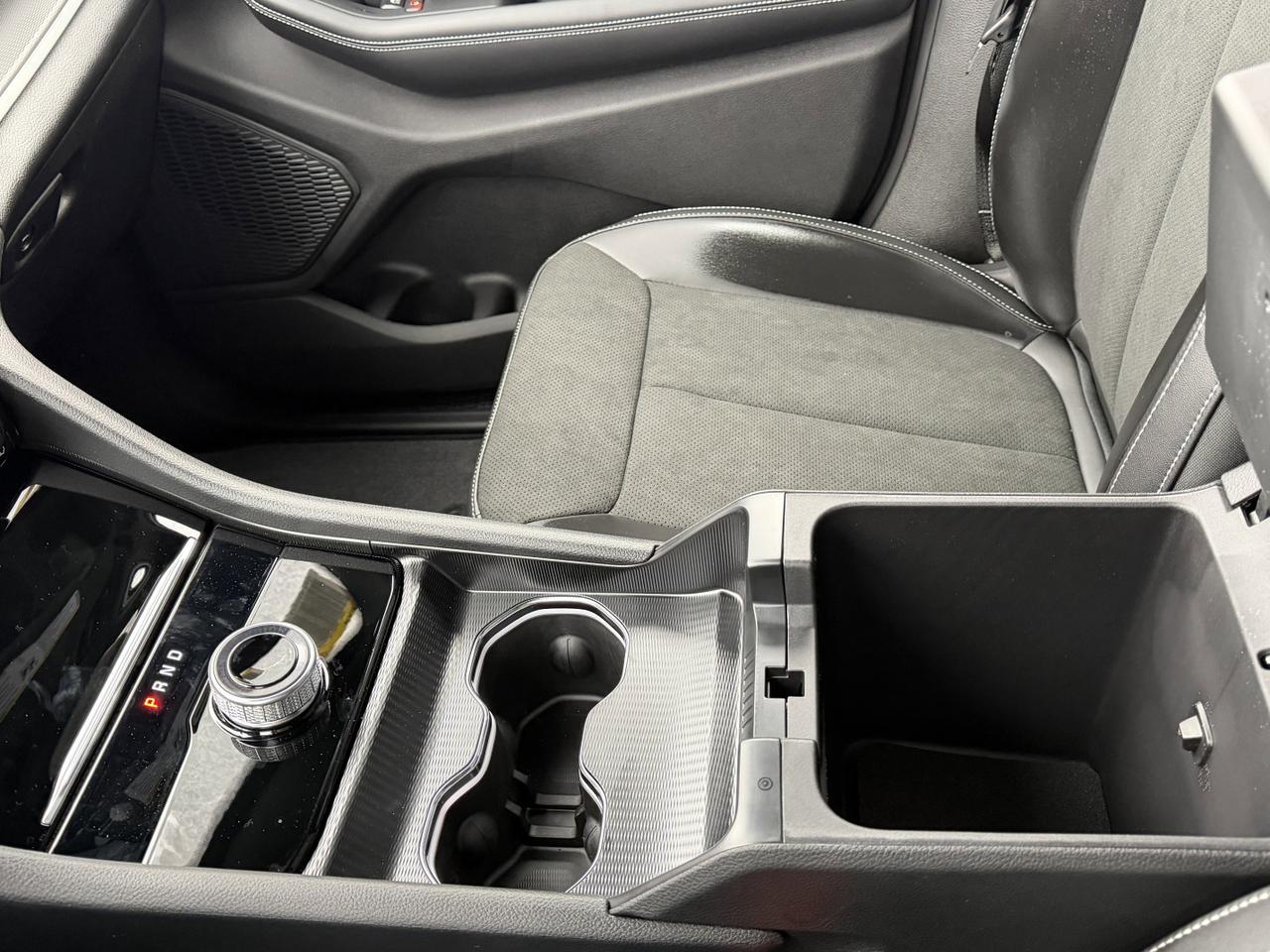 2025 Jeep Grand Cherokee L Altitude 4x4 | V6 | Sunroof | Power Liftgate | Remote Start Redwater AB