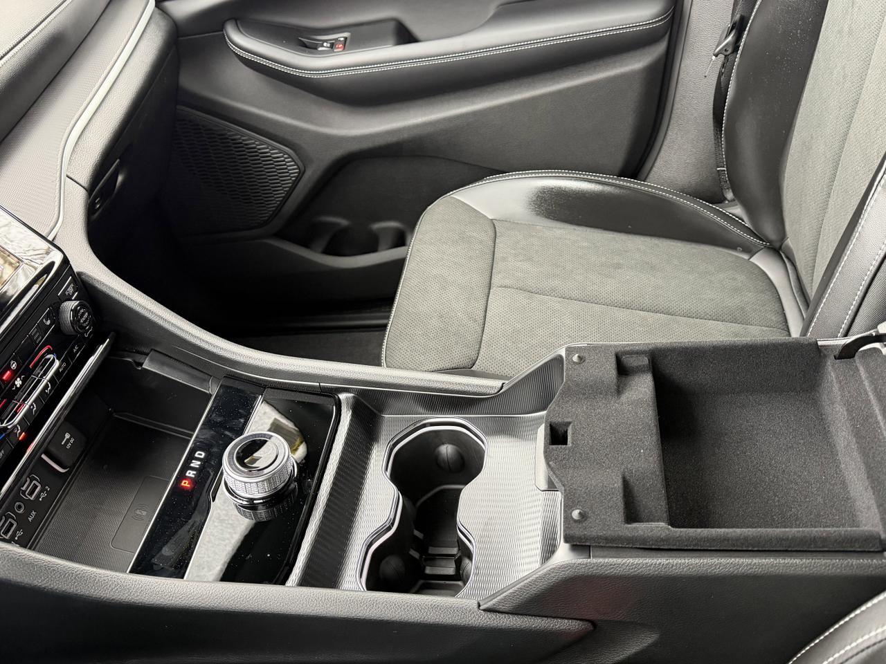 2025 Jeep Grand Cherokee L Altitude 4x4 | V6 | Sunroof | Power Liftgate | Remote Start Redwater AB