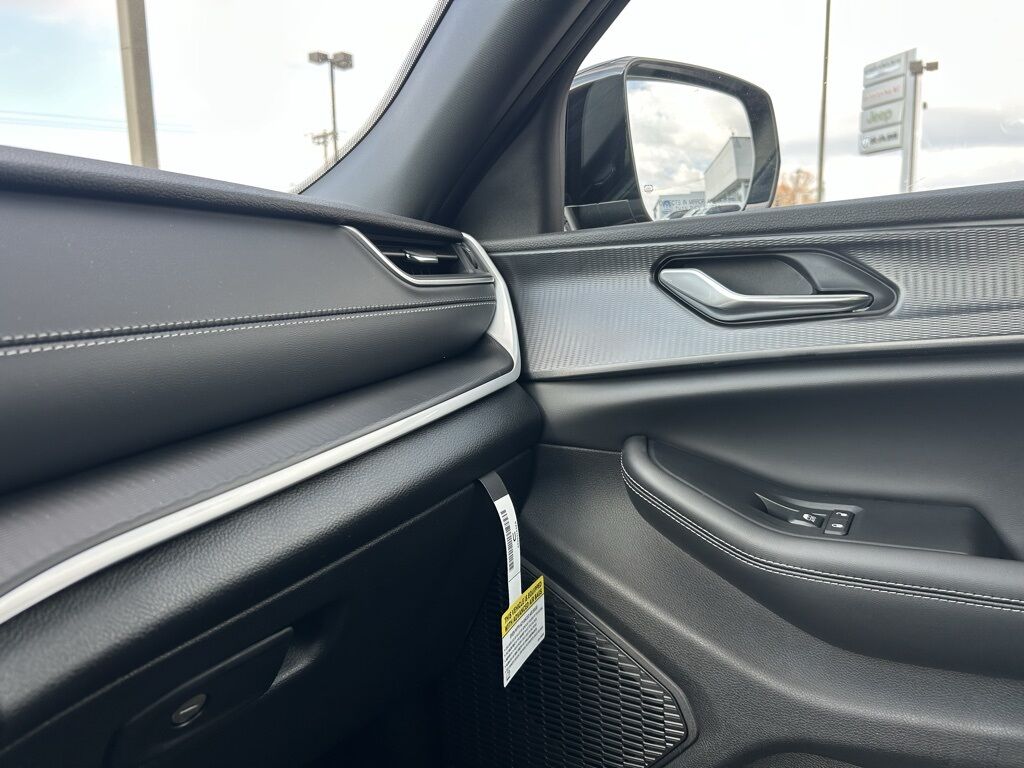 2025 Jeep Grand Cherokee L Altitude X Crestwood KY