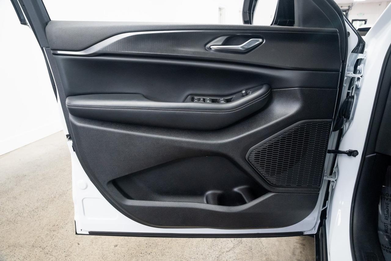 2025 Jeep Grand Cherokee L Altitude X Heated Seats 3rd Row Portland OR