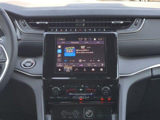2025 Jeep Grand Cherokee L Altitude X Appleton WI
