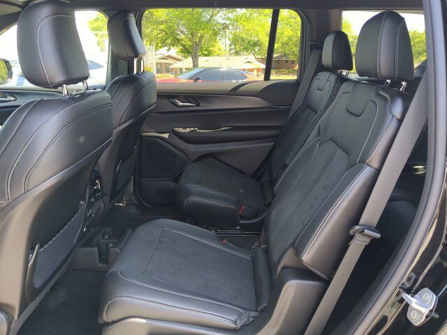 2025 Jeep Grand Cherokee L Altitude X Appleton WI