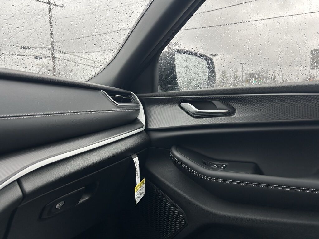 2025 Jeep Grand Cherokee L Laredo Crestwood KY