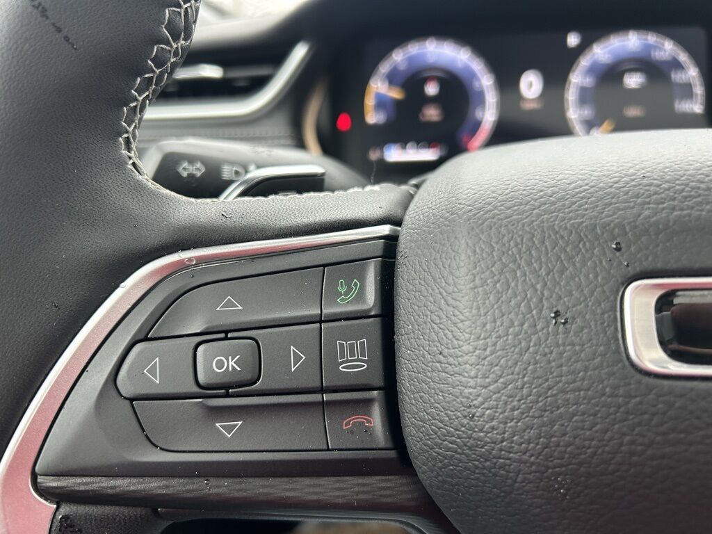 2025 Jeep Grand Cherokee L Laredo Crestwood KY