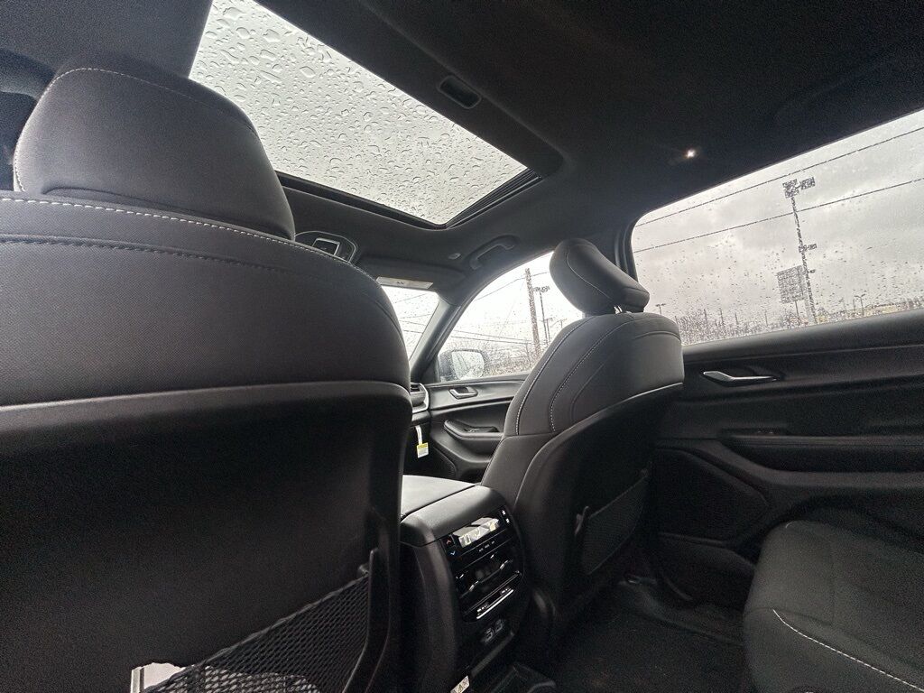 2025 Jeep Grand Cherokee L Laredo Crestwood KY