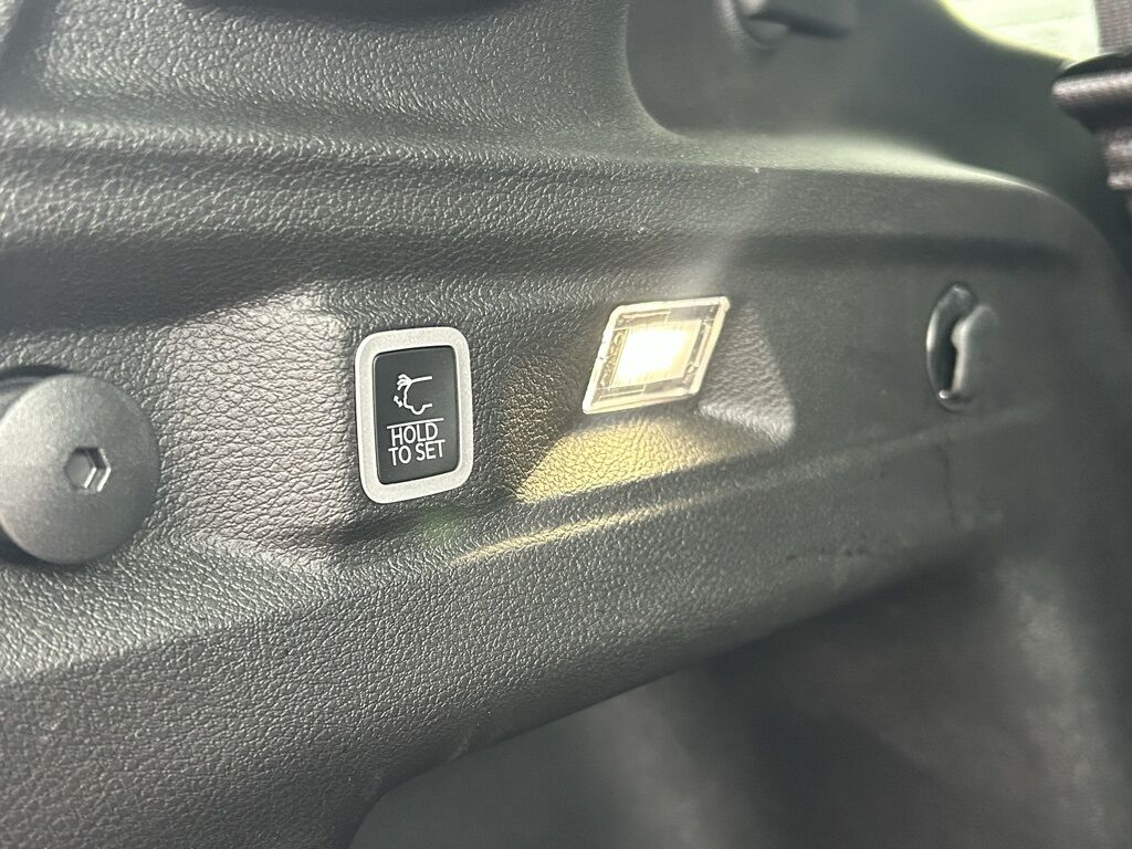 2025 Jeep Grand Cherokee L Laredo Crestwood KY